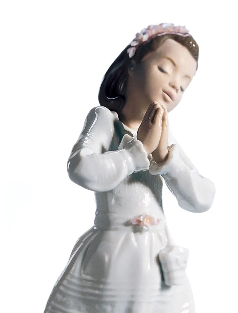 Communion Prayer Girl